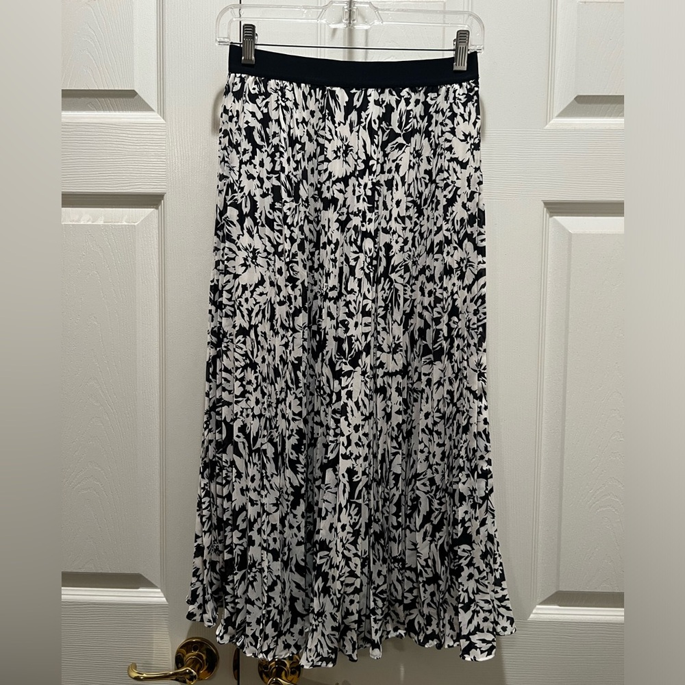 H&M Floral Pleated Skirt